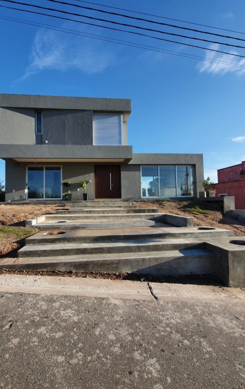 CASA CINCO LOMAS IV